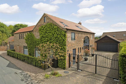 Barn Conversion for sale in Marton cum Grafton