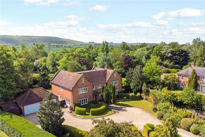 2.4 acres of House with Land for sale in Milton Lilbourne
