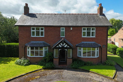 1 acre of Farmhouse for sale in Baddiley