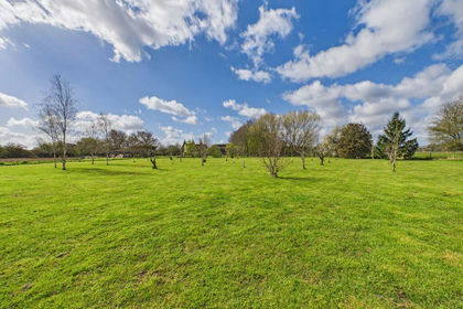 3.9 acres of Homestead for sale in Paddock Wood