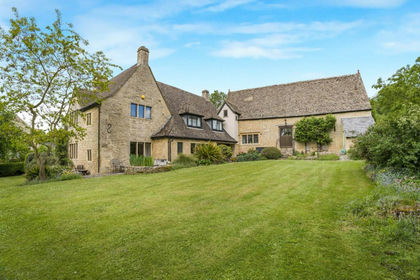 15 acres of Equestrian property for sale in Woodmancote