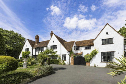 1.1 acres of House with Land for sale in Chipping Barnet