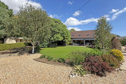 Barn Conversion for sale in Sidlesham