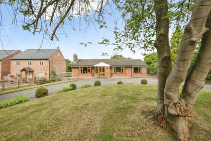 3 acres of House with Land for sale in Beausale, Haseley, Honiley and Wroxall