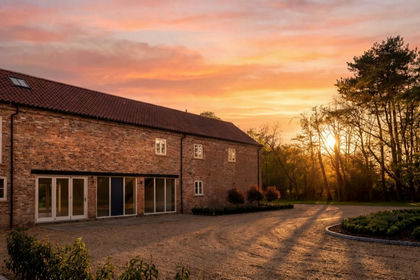 Barn Conversion for sale in Sutton upon Derwent