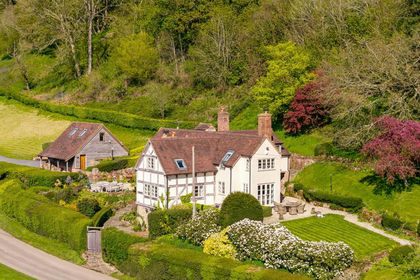 18 acres of Farmhouse for sale in Shelsley Beauchamp