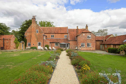 1 acre of Farmhouse for sale in Flawborough