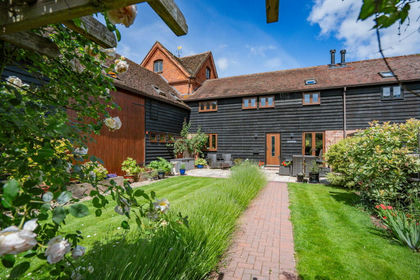 Barn Conversion for sale in Doddenham