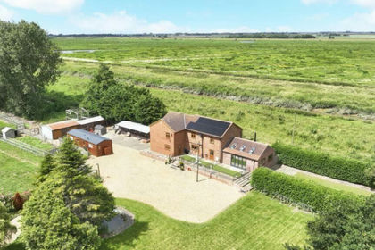2 acres of House with Land for sale in Welney