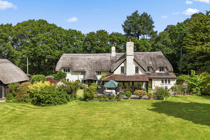1 acre of Cottage for sale in Ringwood