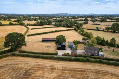 6.8 acres of House with Land for sale in Whitchurch Rural