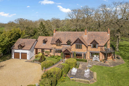 1.9 acres of House with Land for sale in Stratford-upon-Avon