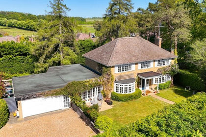 1 acre of House with Land for sale in Cheveley