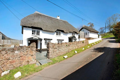 1.6 acres of Cottage for sale in Stokeinteignhead