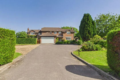 10 acres of House with Land for sale in Hound