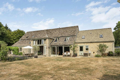6 acres of Country Home for sale in Driffield