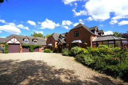 10 acres of Country Home for sale in Cadeby