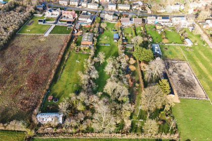 1 acre of House with Land for sale in Haddenham
