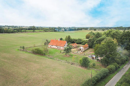 1.5 acres of Farmhouse for sale in Ellingham