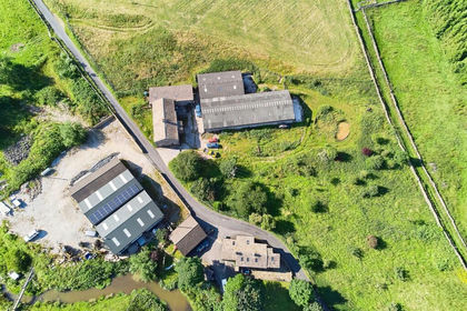 16.5 acres of Farmhouse for sale in Cowling