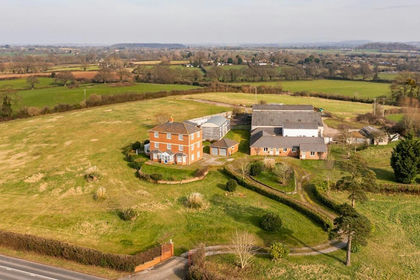 10.5 acres of House with Land for sale in Redmarley D'Abitot