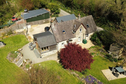1 acre of Cottage for sale in Llanwenog
