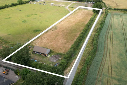 1 acre of Barn Conversion for sale in Camblesforth