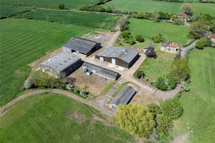 8.8 acres of Farmhouse for sale in Milton Keynes