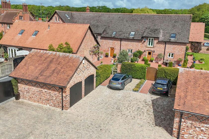 Barn Conversion for sale in Poulton and Pulford