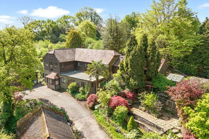5.7 acres of House with Land for sale in Mayfield and Five Ashes