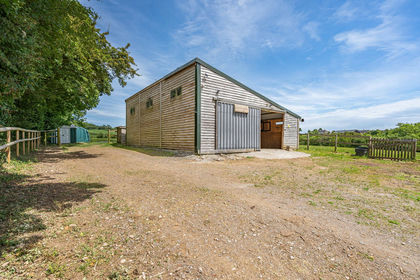 4.6 acres of Equestrian property for sale in Totnes