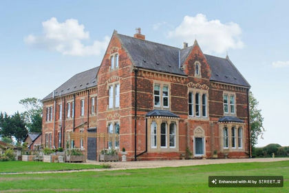 2.3 acres of House with Land for sale in Barnetby le Wold