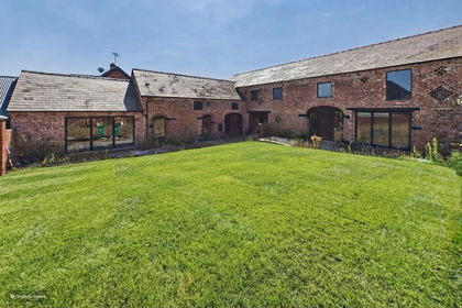 Barn Conversion for sale in Newhall