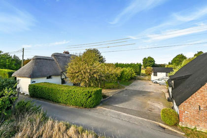 9.9 acres of Farmhouse for sale in Woodnesborough