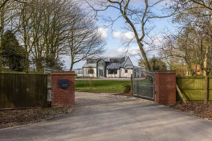 4.6 acres of Land for sale in Hunmanby