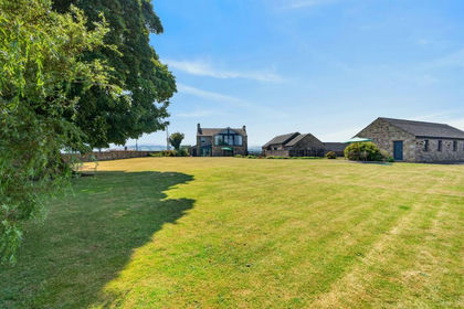 25 acres of House with Land for sale in Tatham