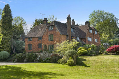 22.9 acres of Farmhouse for sale in Edenbridge