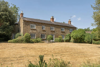 1.5 acres of House with Land for sale in Farthingstone