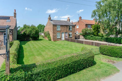 Cottage for sale in Huby
