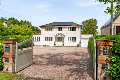 1 acre of House with Land for sale in Tanworth-in-Arden