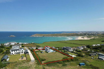 1 acre of House with Land for sale in Crantock
