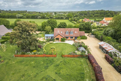 2.5 acres of House with Land for sale in Wood Norton