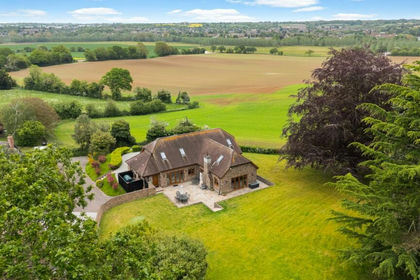 1.1 acres of House with Land for sale in Middleton