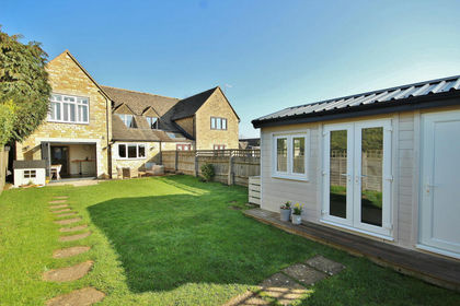 Land for sale in Asthall