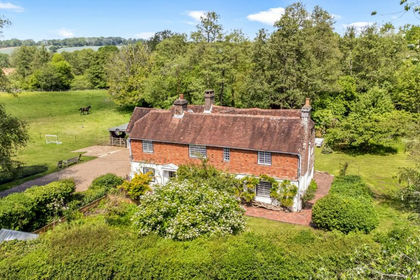 7 acres of Farmhouse for sale in Withyham