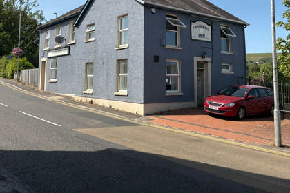 Pub for sale in Cwmamman