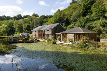 30 acres of Lakefront property for sale in East Allington