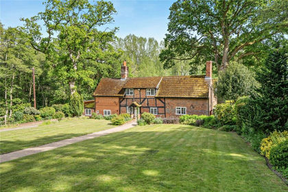 2.5 acres of Cottage for sale in Thatcham