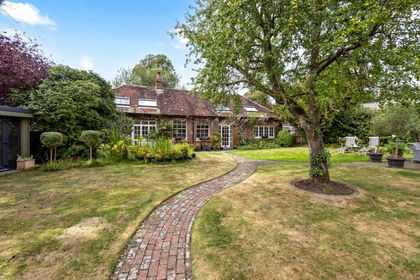 Barn Conversion for sale in Pulborough