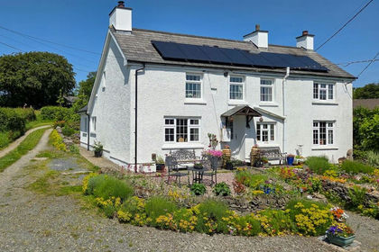 2.3 acres of Cottage for sale in Llandysul